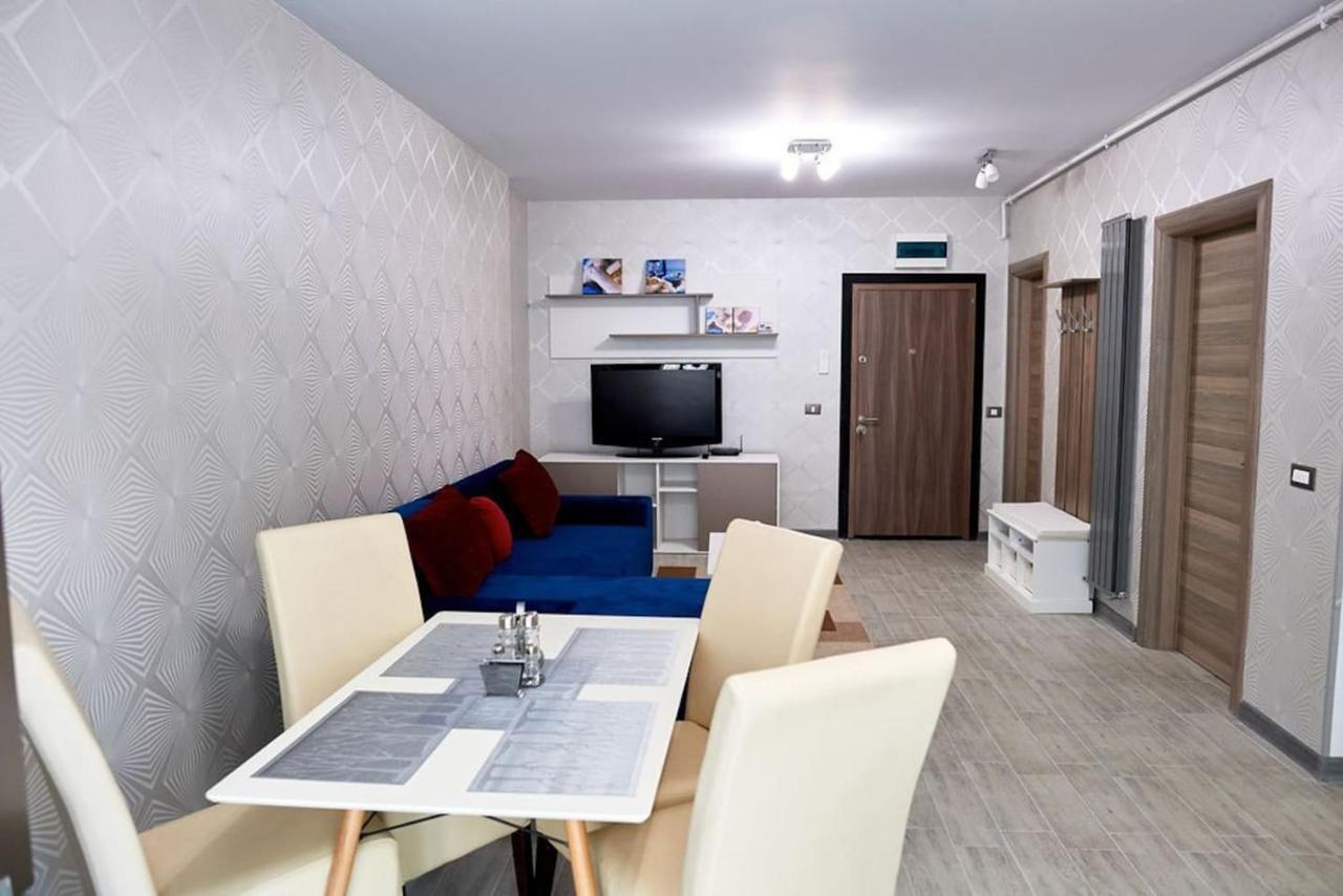 Blue Apartment In Spa N Pool Beach Resort Năvodari Exterior foto